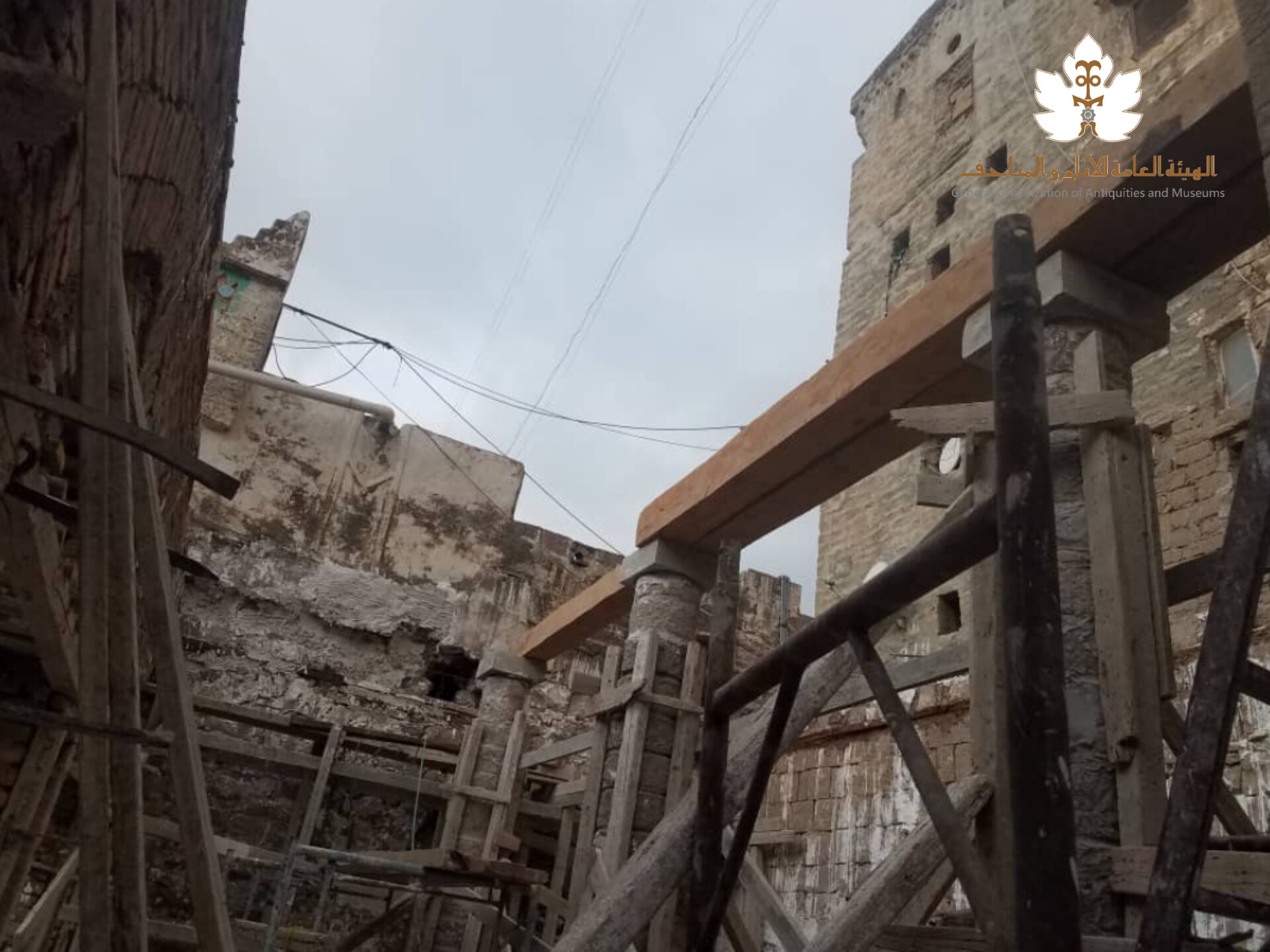 استئناف العمل في مشروع ترميم الجامع الكبير بإب بعد توقف دام 12 عاما